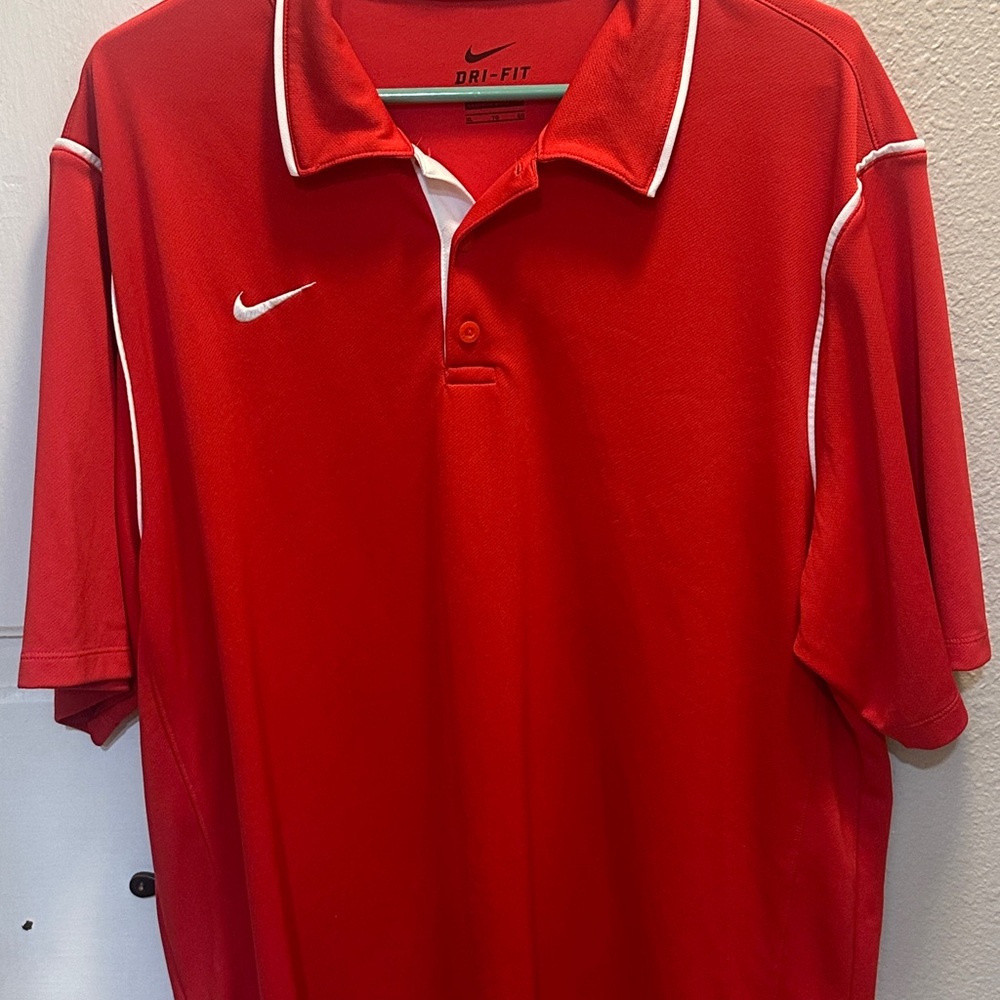 Men’s Nike XL dry fit shirt